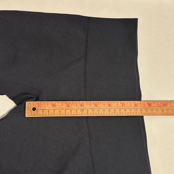 Lululemon Black Cropped Leggings - Picture 4 of 6